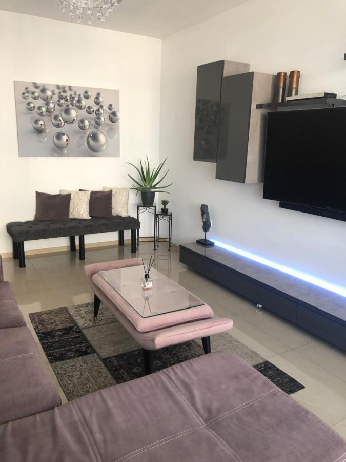 By The Sea Apartment Navodari Bagian luar foto