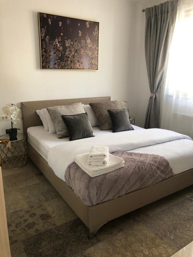By The Sea Apartment Navodari Bagian luar foto